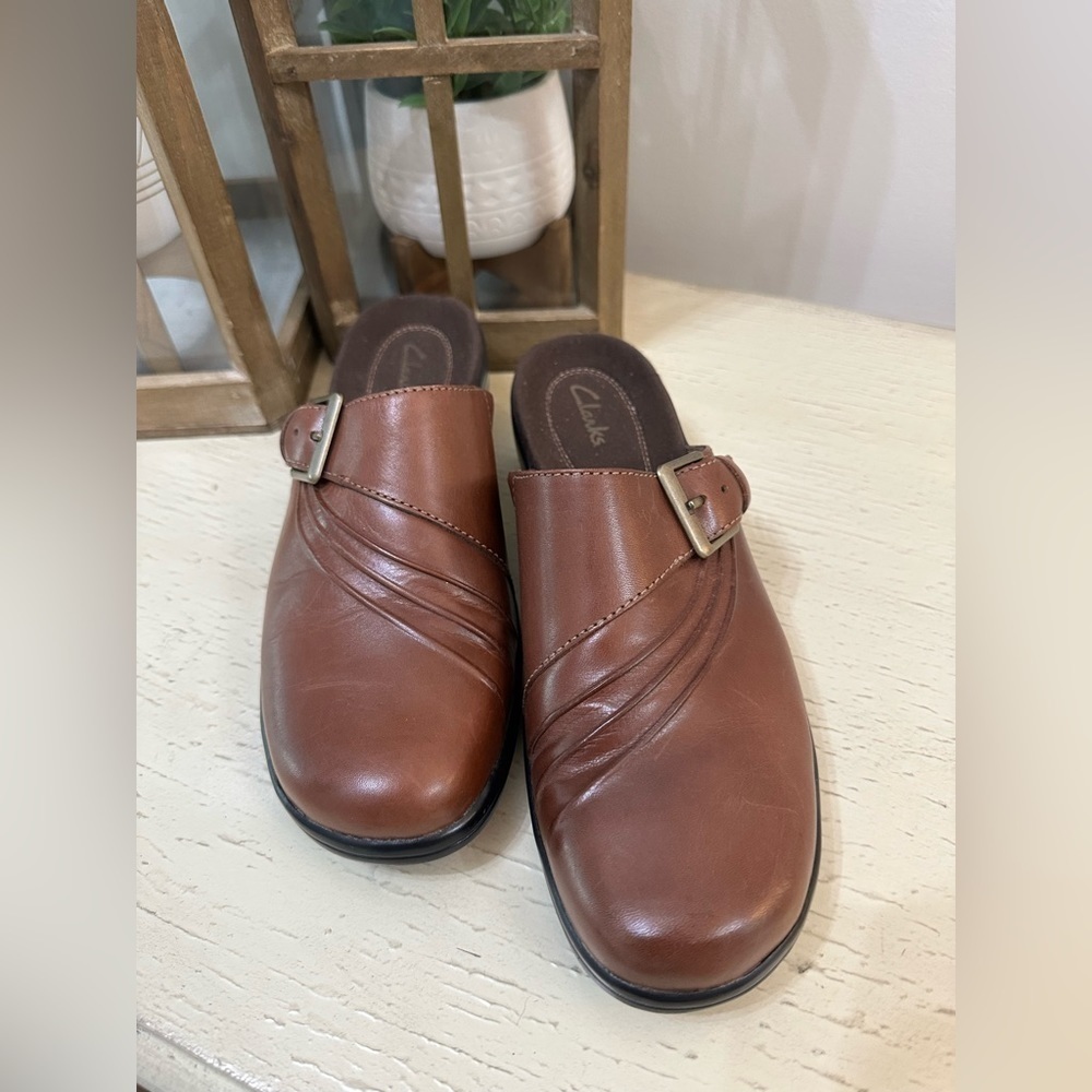 CLARKS Leather Slip on Women’s Brown Shoe size 8M - Picture 2 of 11